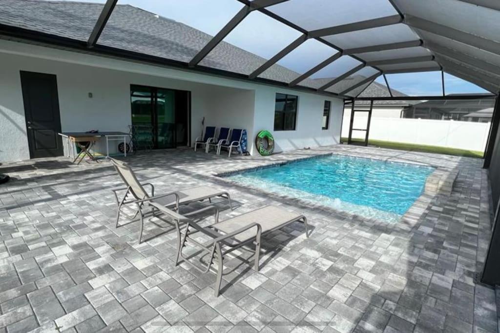 Newly Built Villa Ballerina With Heated Pool And Incredible View Into Beautiful Arrowheadcanal Cape Coral Exterior photo