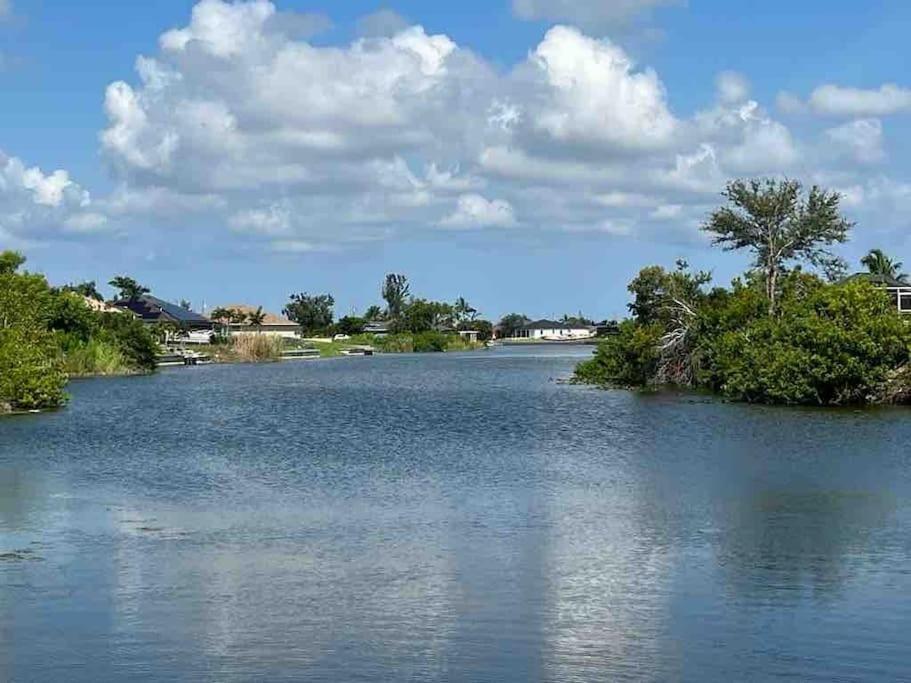 Newly Built Villa Ballerina With Heated Pool And Incredible View Into Beautiful Arrowheadcanal Cape Coral Exterior photo